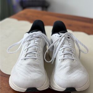 Altra White Experience Flow Running Shoe